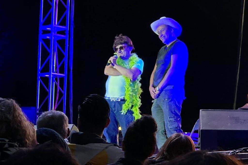 Conquistan el escenario Gilberto Gless y Lalo España en el Festival de la Comedia de la Feria Huamantla 2023